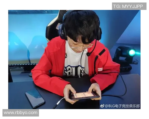 电竞比分分析和平精英赛事中BLG的战术控制与失误评析